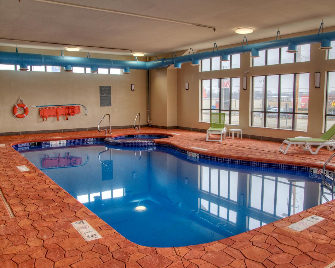 Comfort Suites Plymouth - thumb 3