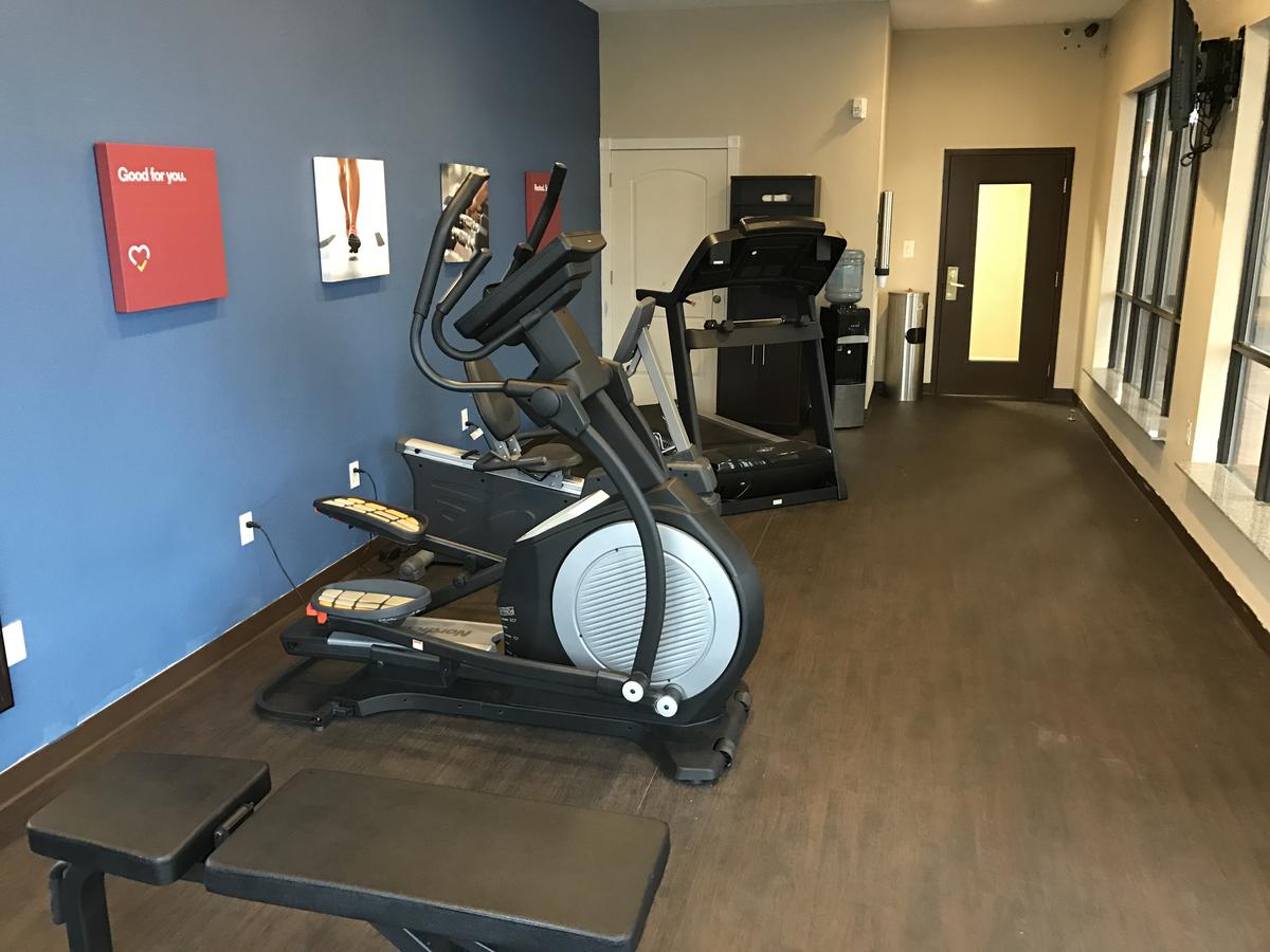 Comfort Suites Plymouth - thumb 5