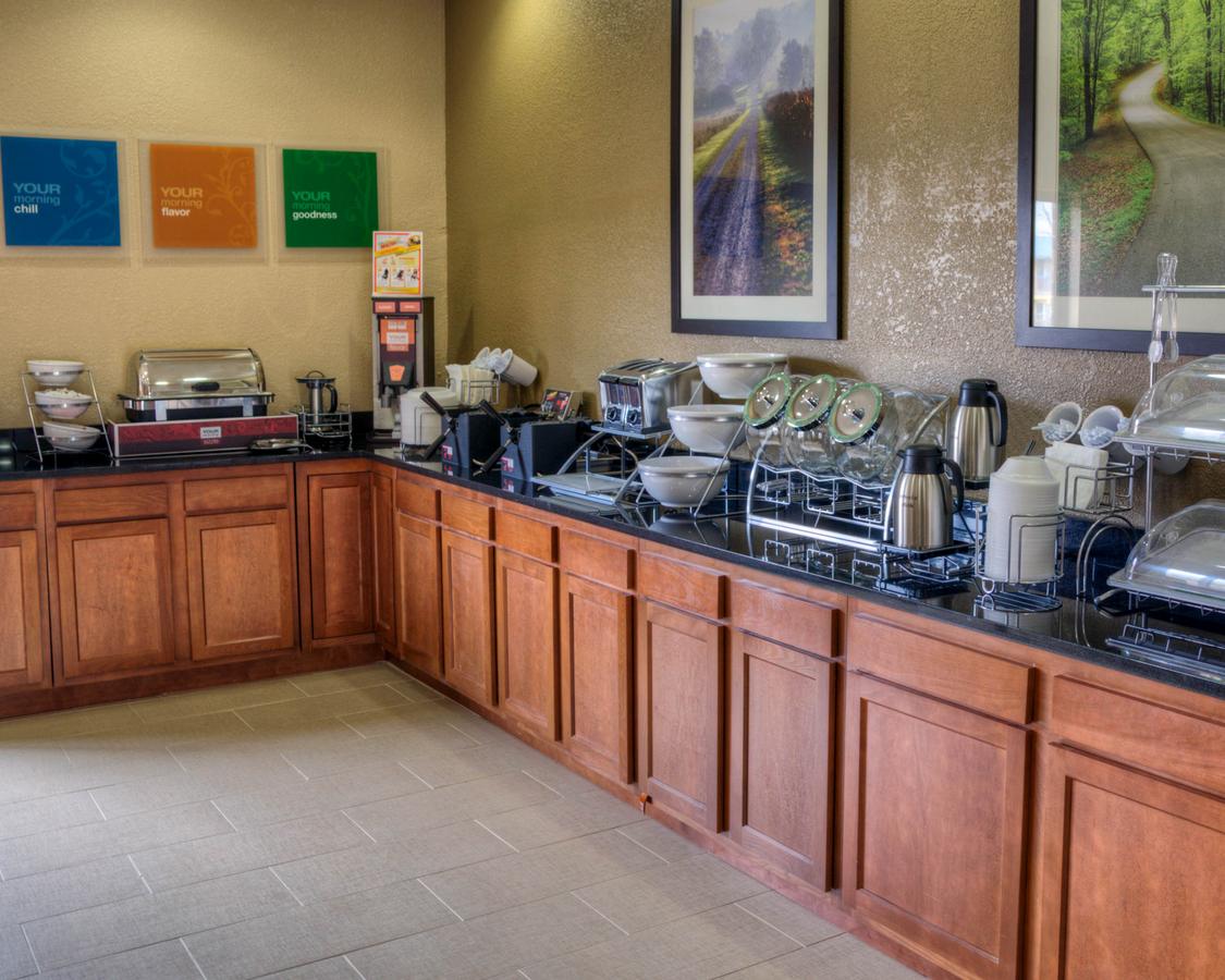 Comfort Suites Plymouth - thumb 13