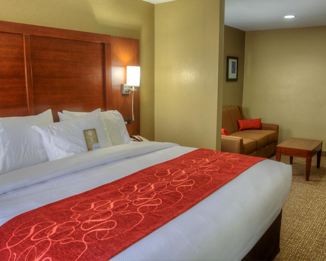 Comfort Suites Plymouth - thumb 20