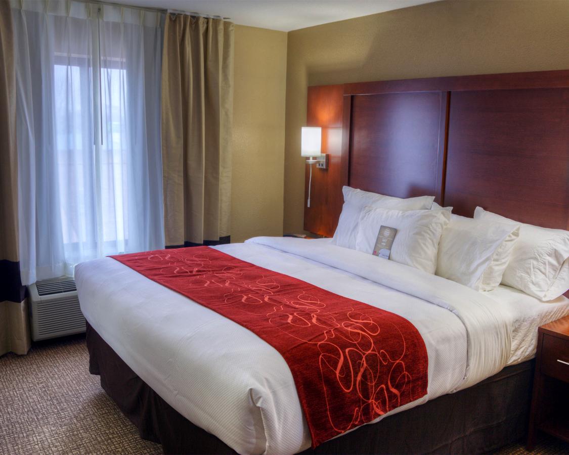 Comfort Suites Plymouth - thumb 19