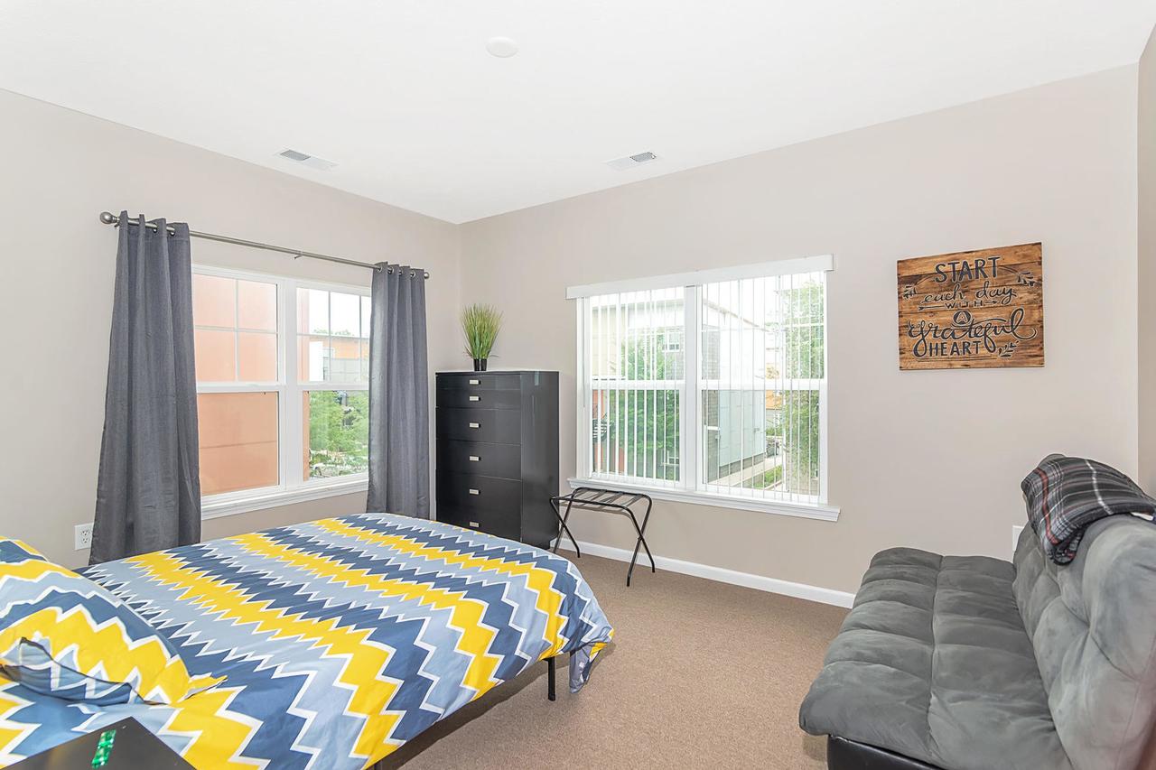 Your Home In Indy + FREE Private Parking, 5min Downtown - thumb 9