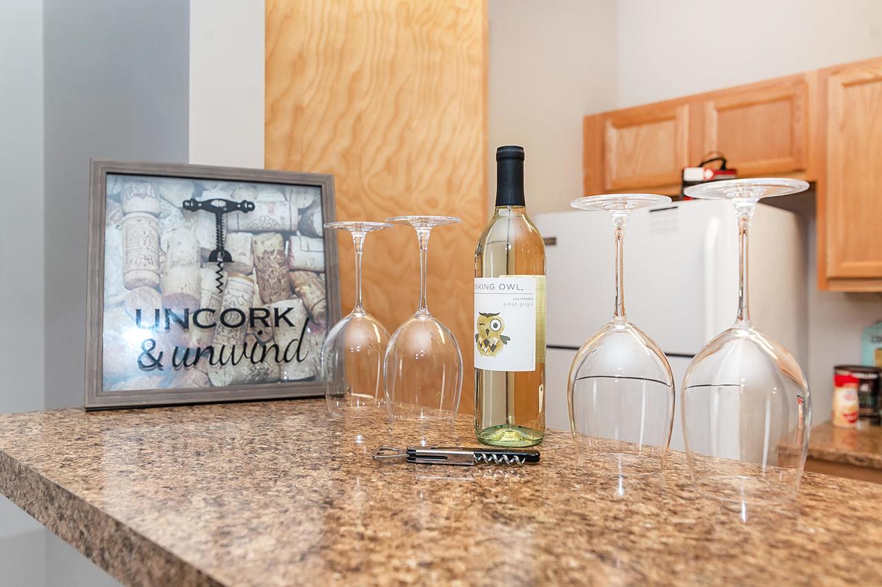 Your Home In Indy + FREE Private Parking, 5min Downtown - thumb 4