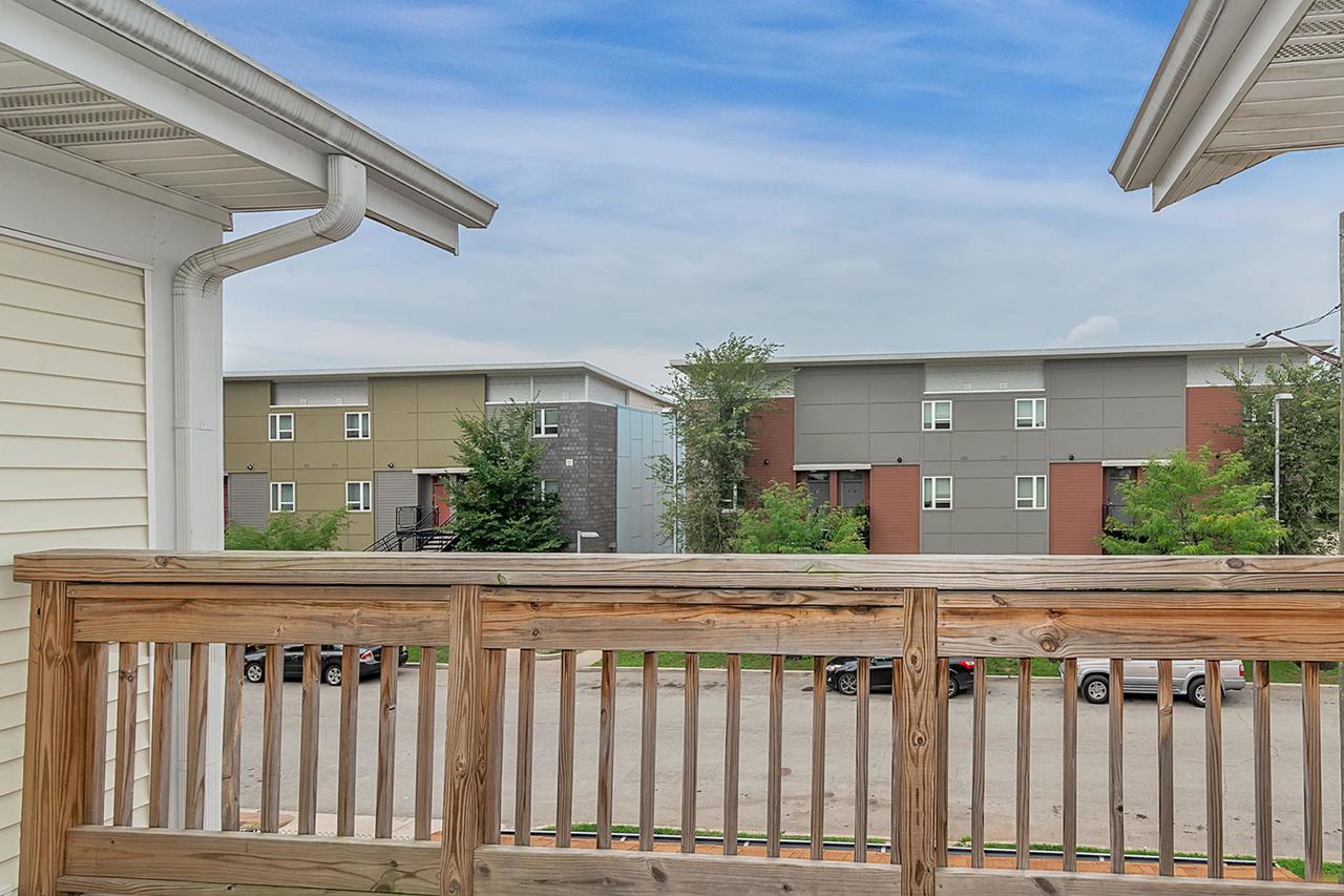 Your Home In Indy + FREE Private Parking, 5min Downtown - thumb 17