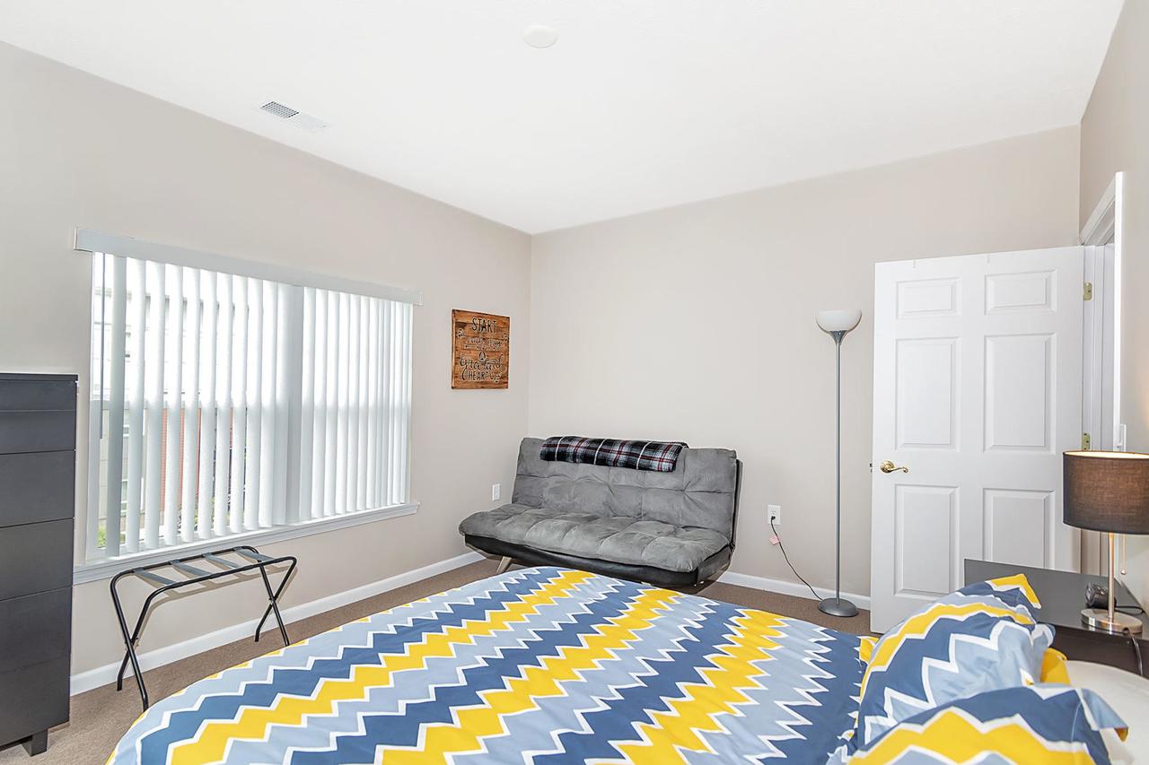 Your Home In Indy + FREE Private Parking, 5min Downtown - thumb 10