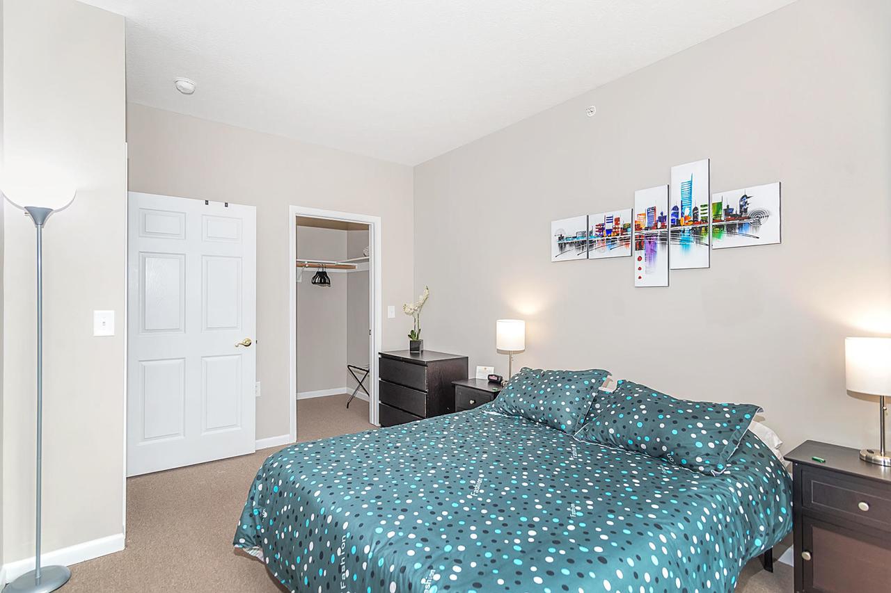 Your Home In Indy + FREE Private Parking, 5min Downtown - thumb 12
