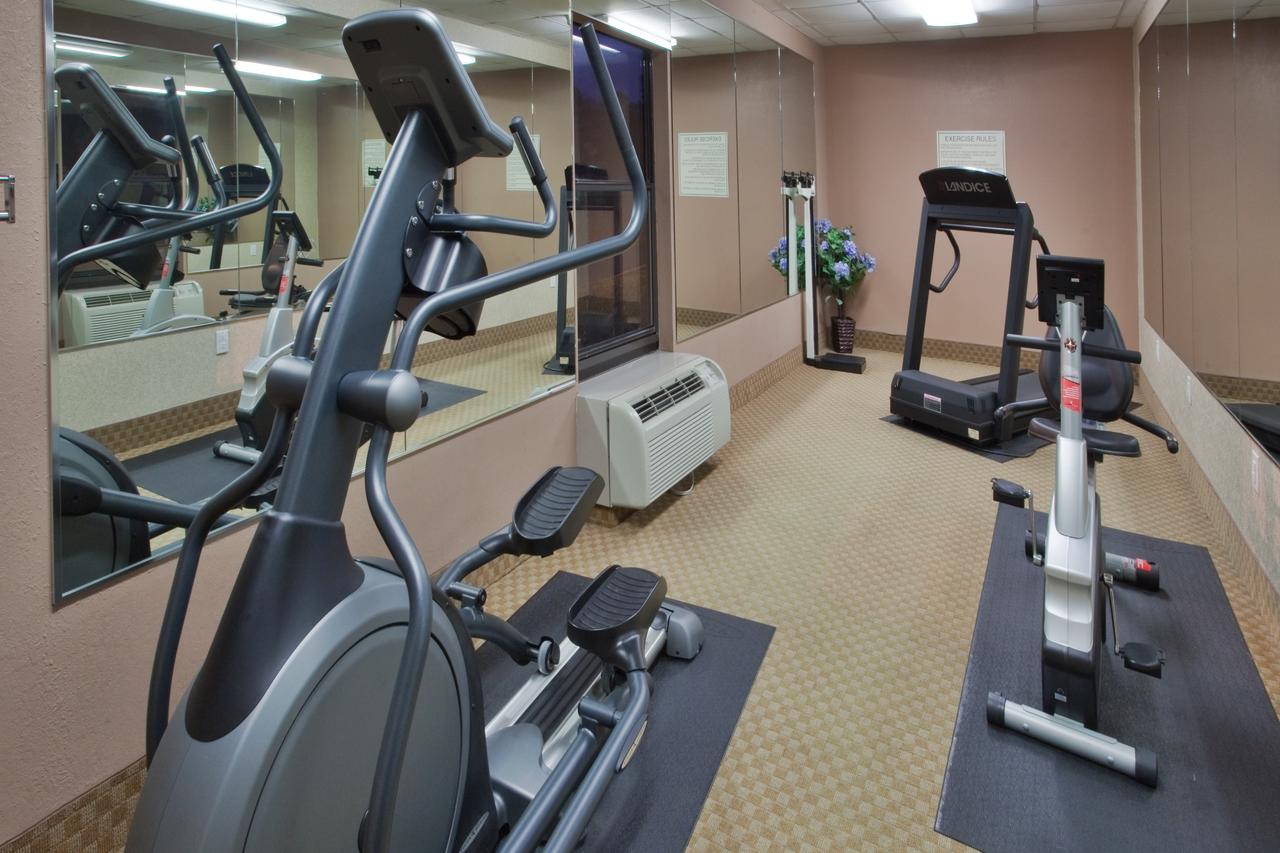 Holiday Inn Express Plymouth - thumb 2