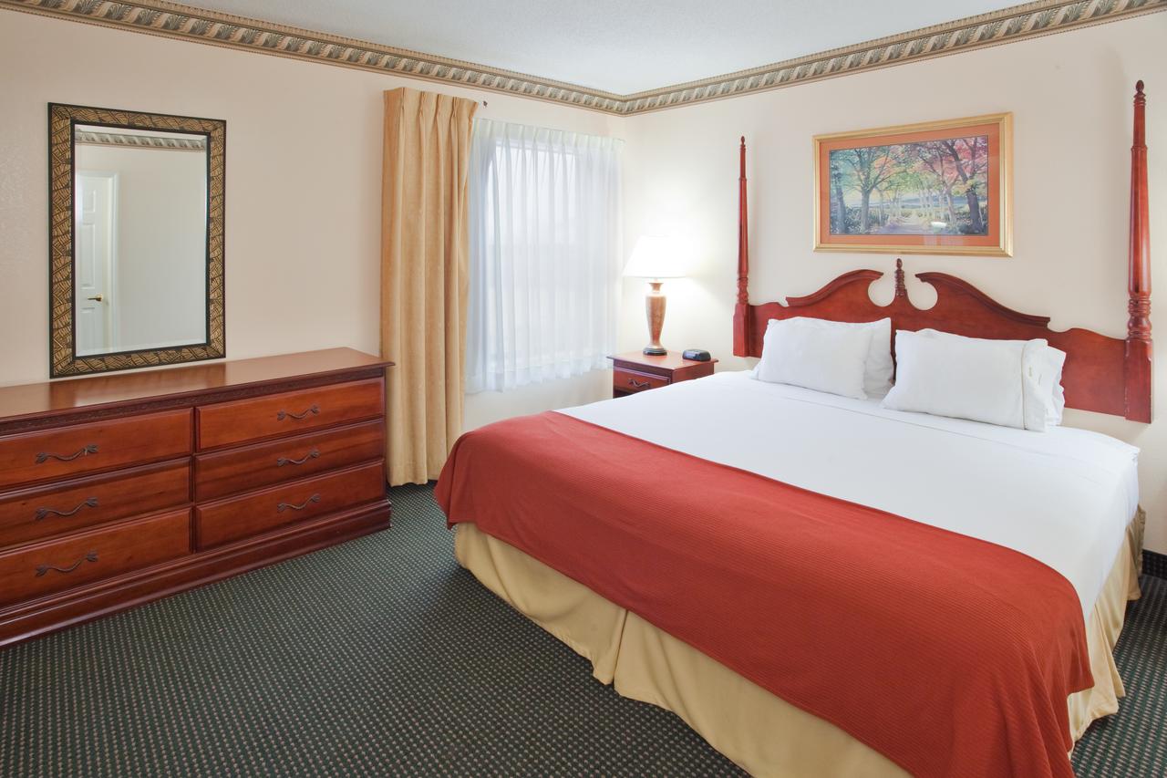 Holiday Inn Express Plymouth - thumb 11