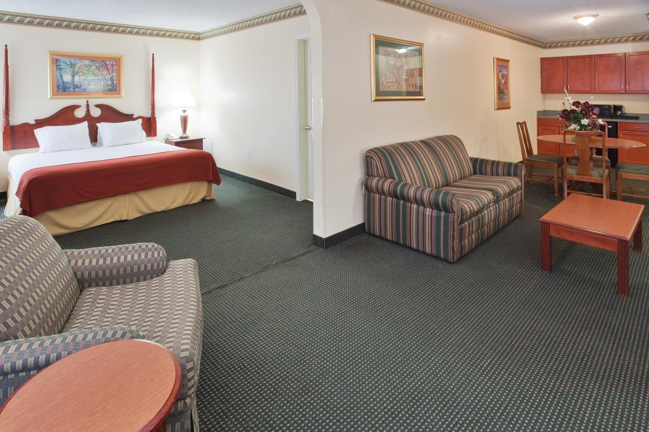 Holiday Inn Express Plymouth - thumb 16