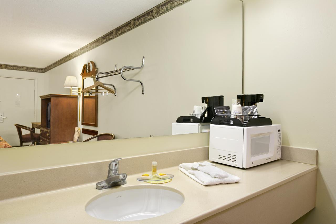 Days Inn By Wyndham Richmond - thumb 7