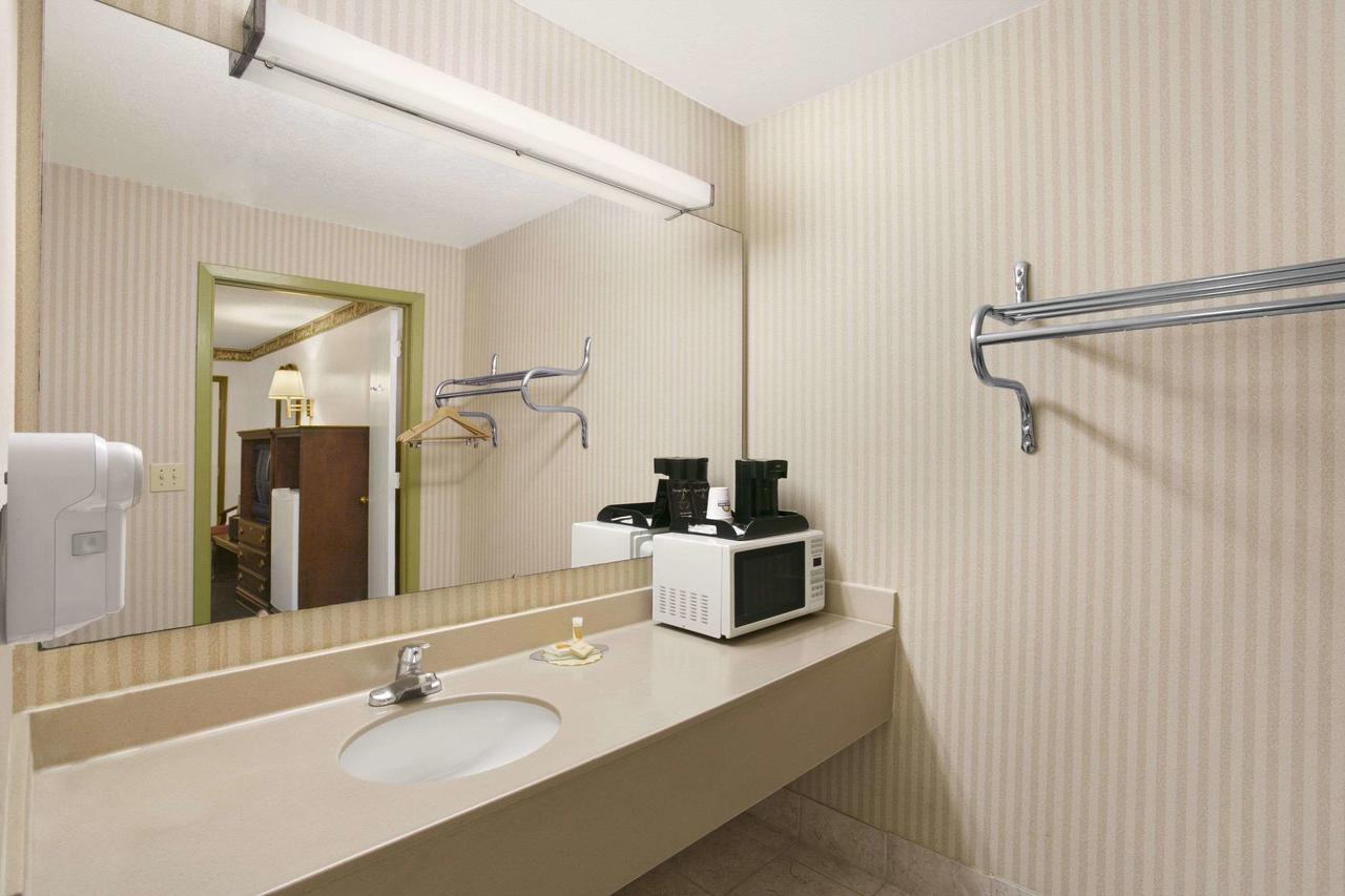 Days Inn By Wyndham Richmond - thumb 10