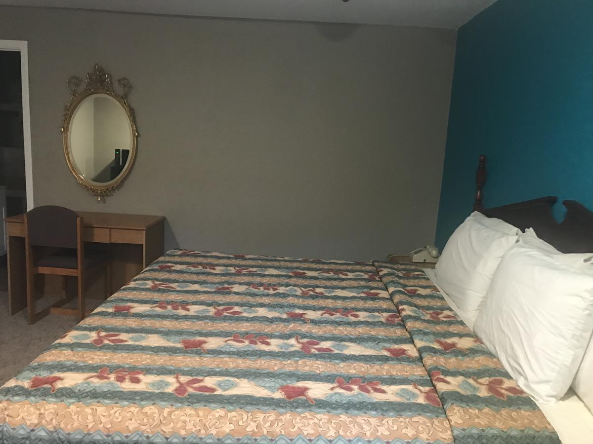 Campbell's Motel Scottsburg - thumb 7
