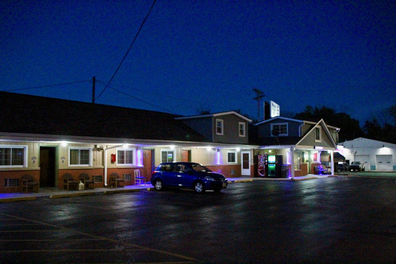 Campbell's Motel Scottsburg - thumb 32
