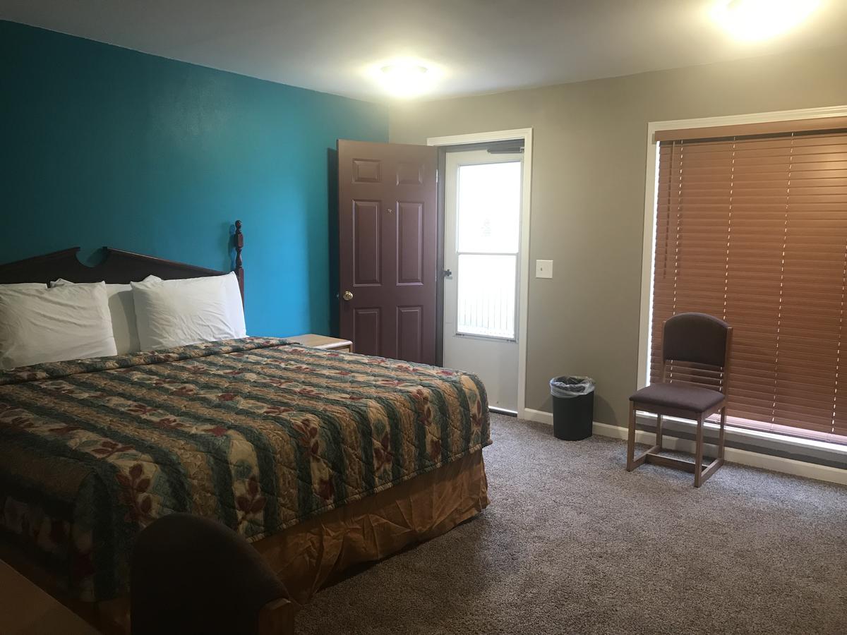Campbell's Motel Scottsburg - thumb 2