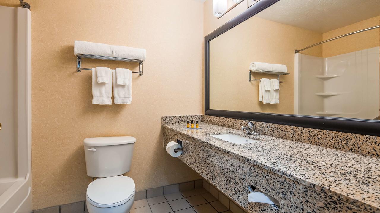 Best Western Plus Howe Inn - thumb 19