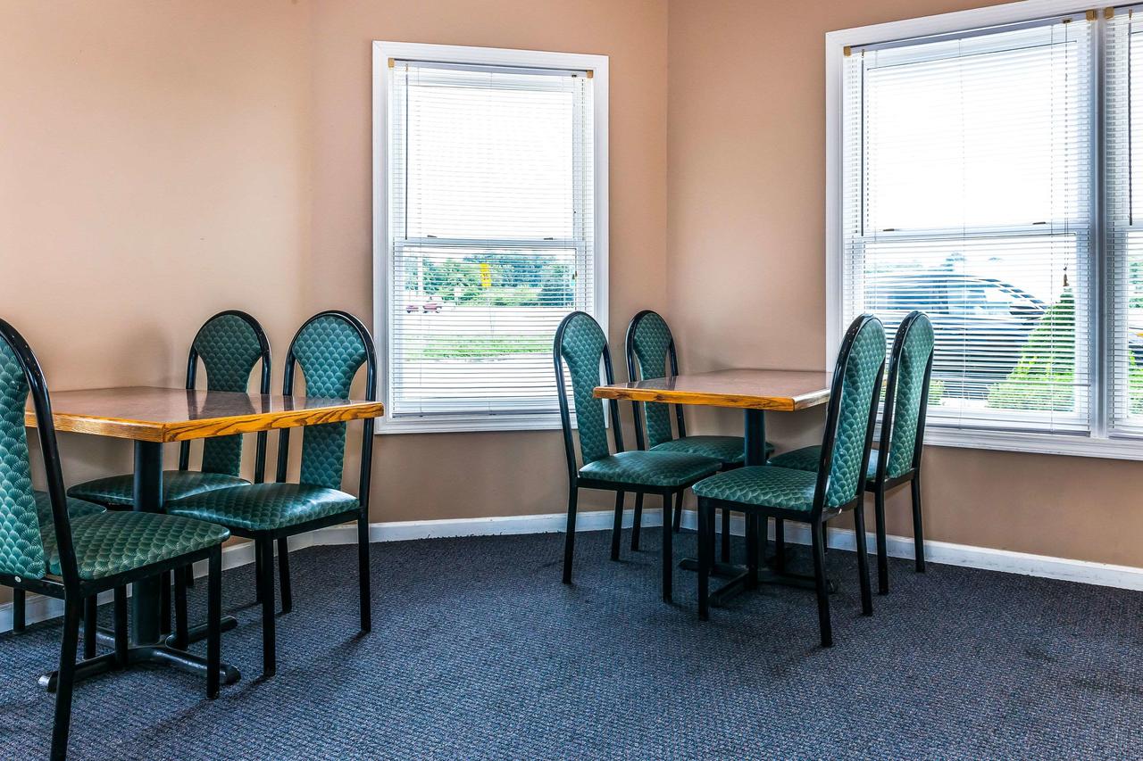 Econo Lodge Vincennes - thumb 19