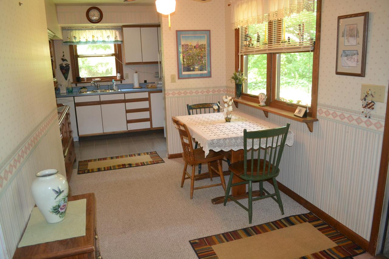 Private Apartment In Beautiful Natural Setting - thumb 6
