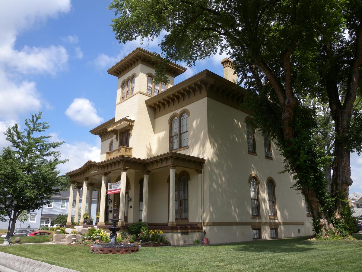 The Pepin Mansion Bed & Breakfast - thumb 0