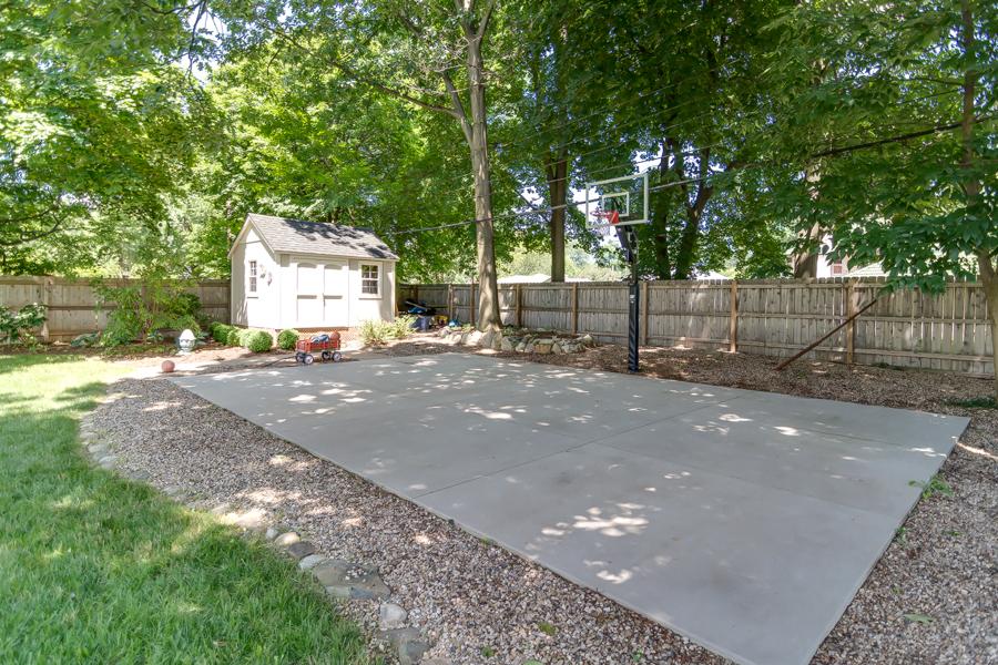 Beautiful Home Near Notre Dame - thumb 18