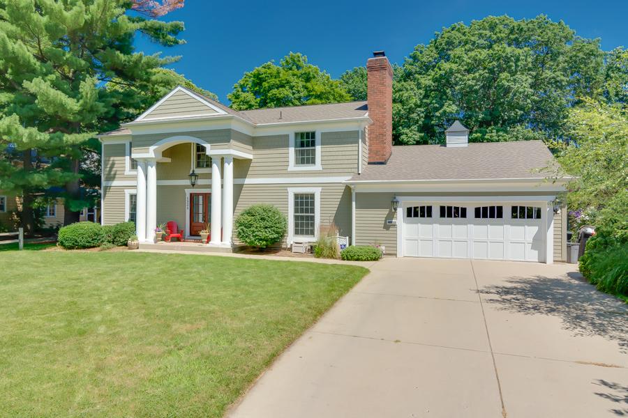 Beautiful Home Near Notre Dame