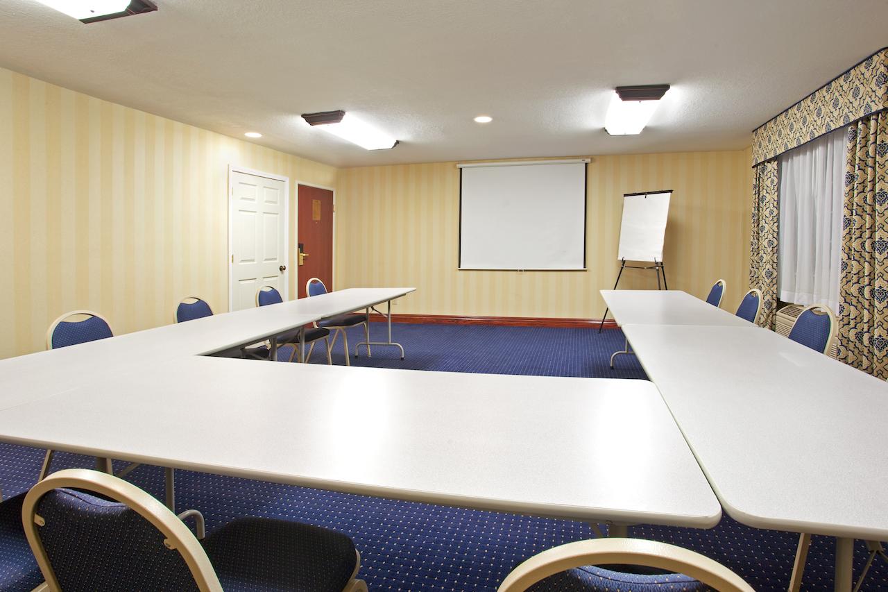 Holiday Inn Express Hotel & Suites Wabash - thumb 16