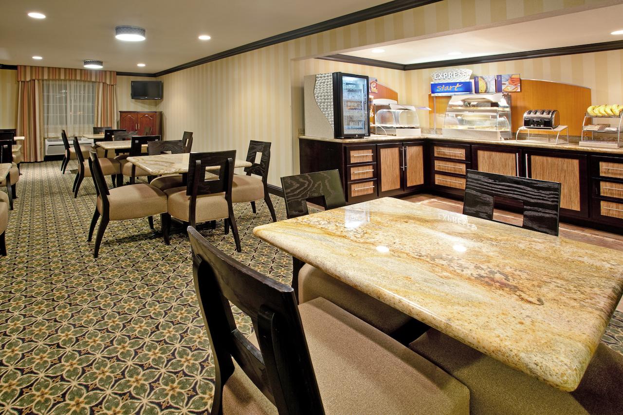 Holiday Inn Express Hotel & Suites Wabash - thumb 9