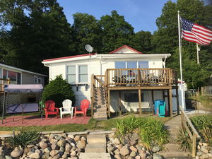 Wellington Lake Cottage In Middlebury, IN.