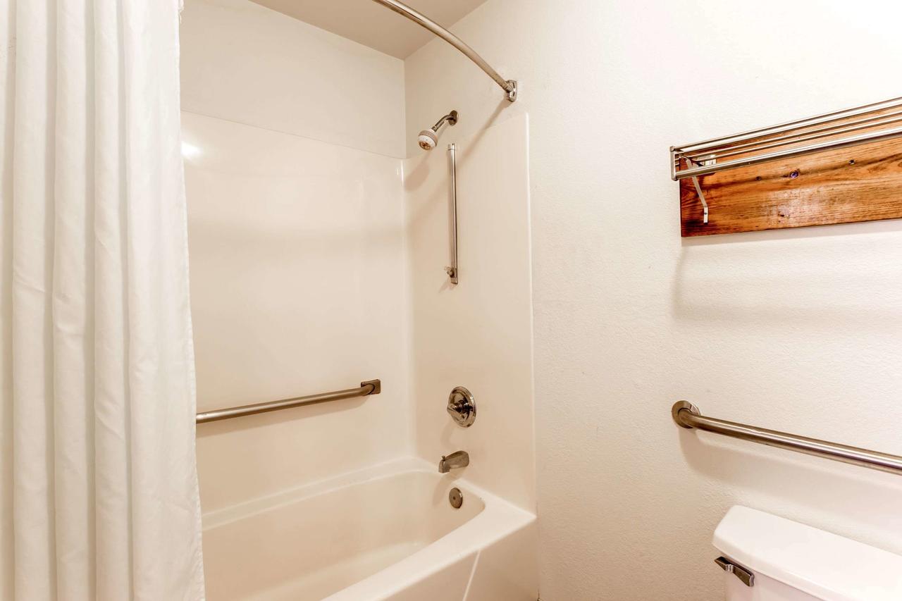 Super 8 By Wyndham Frankfort IN - thumb 9