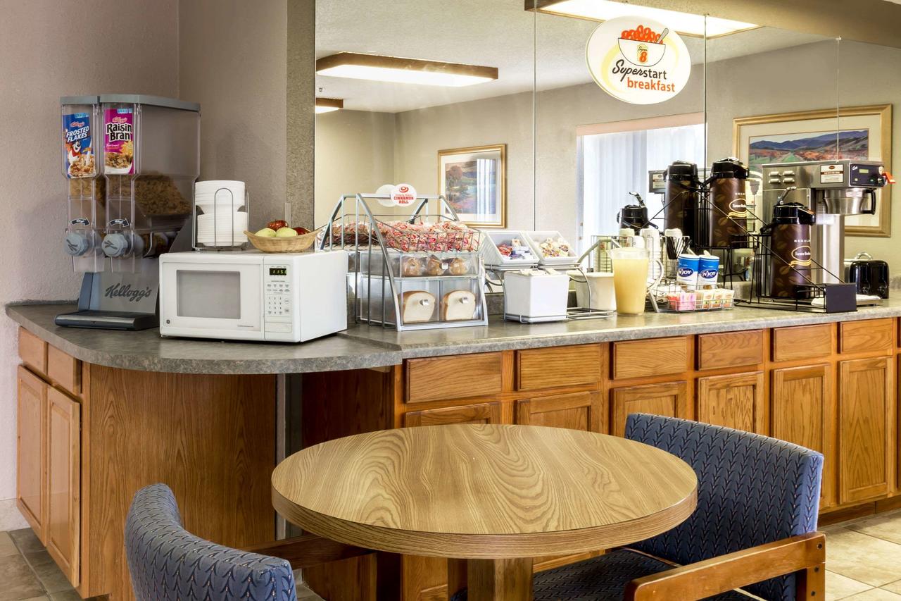 Super 8 By Wyndham Frankfort IN - thumb 4