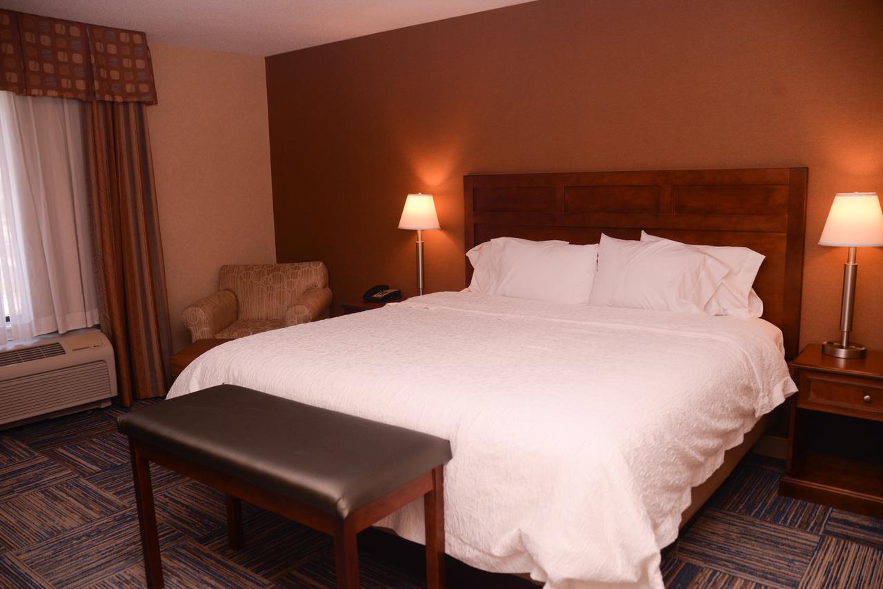 Hampton Inn Greenfield - thumb 1