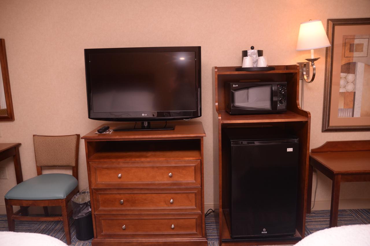 Hampton Inn Greenfield - thumb 12
