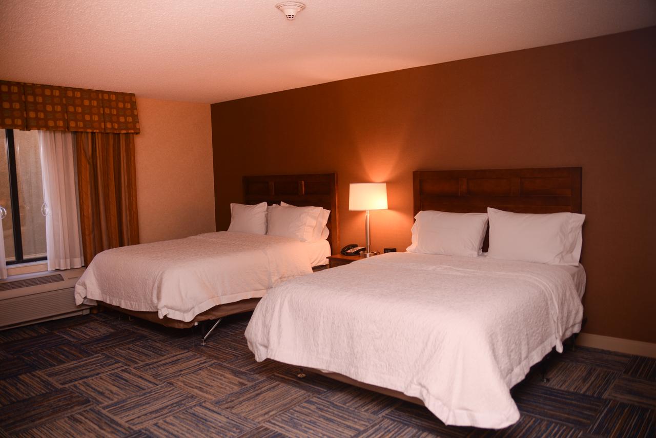 Hampton Inn Greenfield - thumb 14