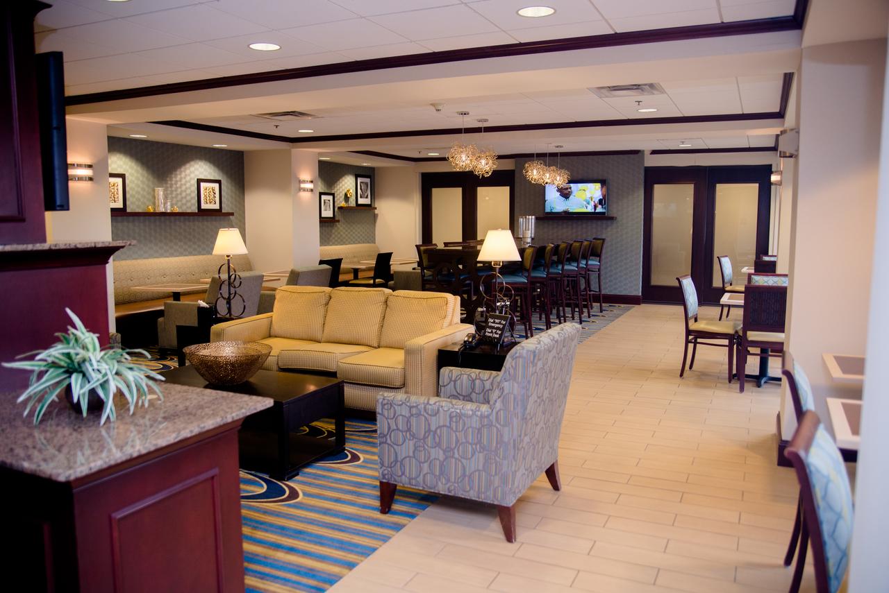 Hampton Inn Greenfield - thumb 7