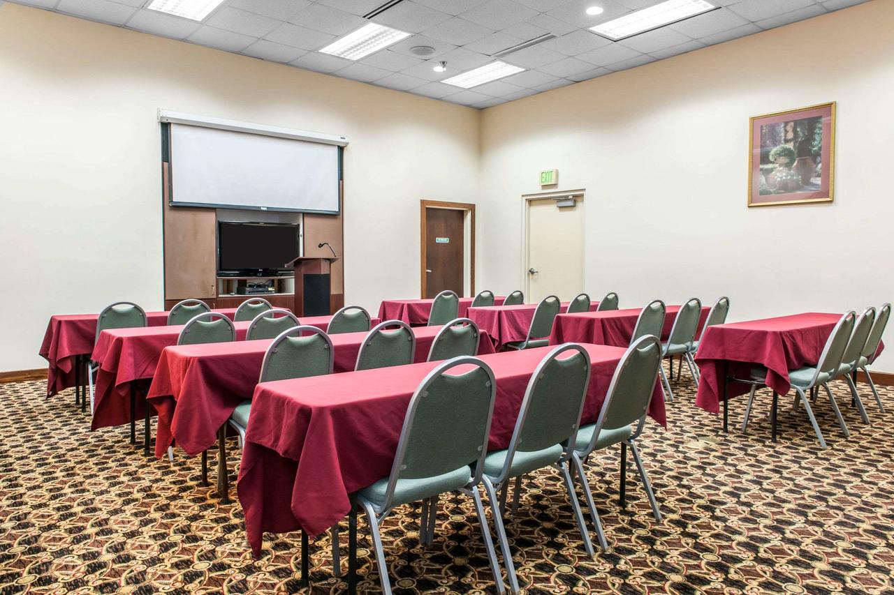 Clarion Inn & Suites Northwest - thumb 26