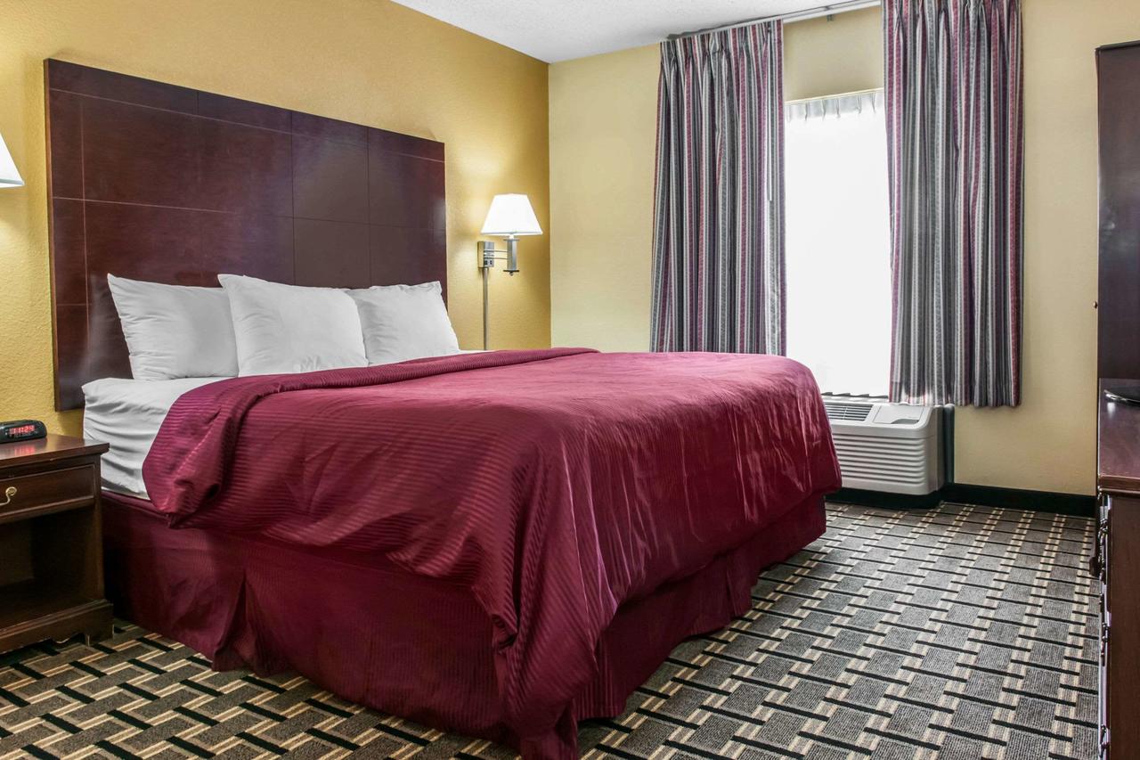 Clarion Inn & Suites Northwest - thumb 31