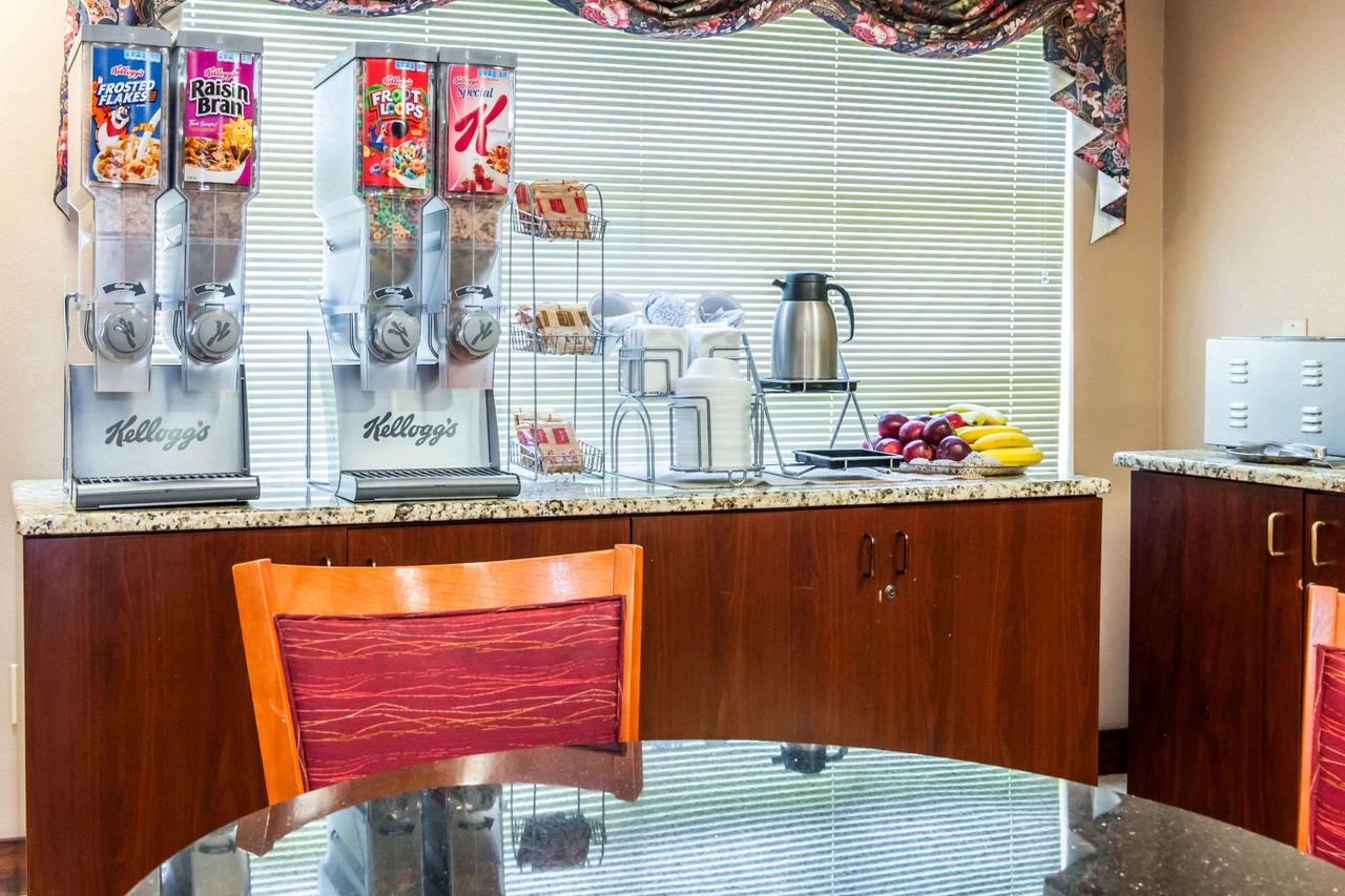 Clarion Inn & Suites Northwest - thumb 32