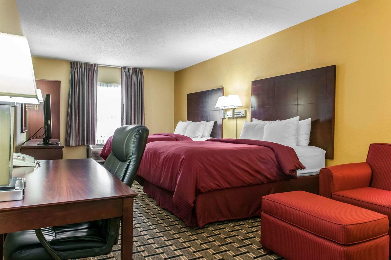 Clarion Inn & Suites Northwest - thumb 16