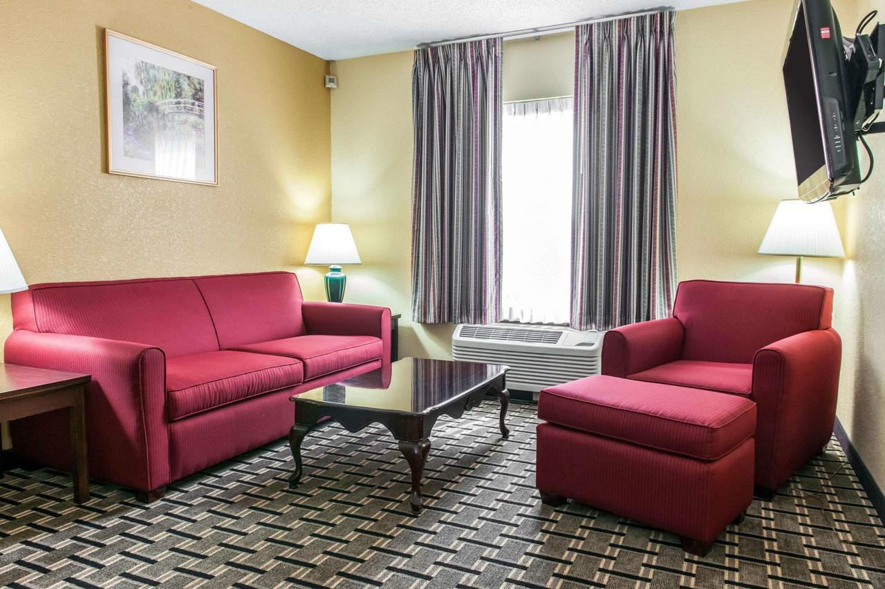 Clarion Inn & Suites Northwest - thumb 34