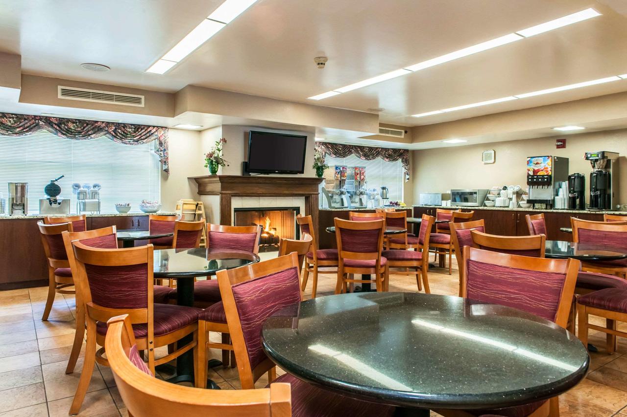 Clarion Inn & Suites Northwest - thumb 28