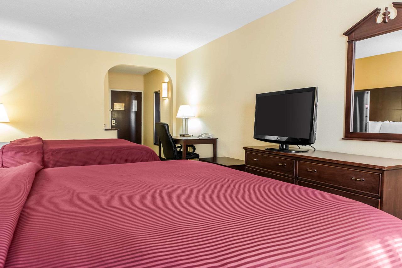Clarion Inn & Suites Northwest - thumb 38