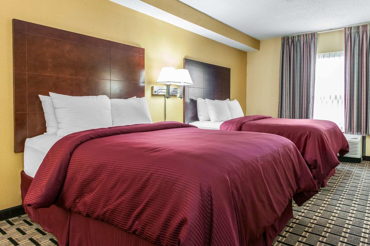 Clarion Inn & Suites Northwest - thumb 24