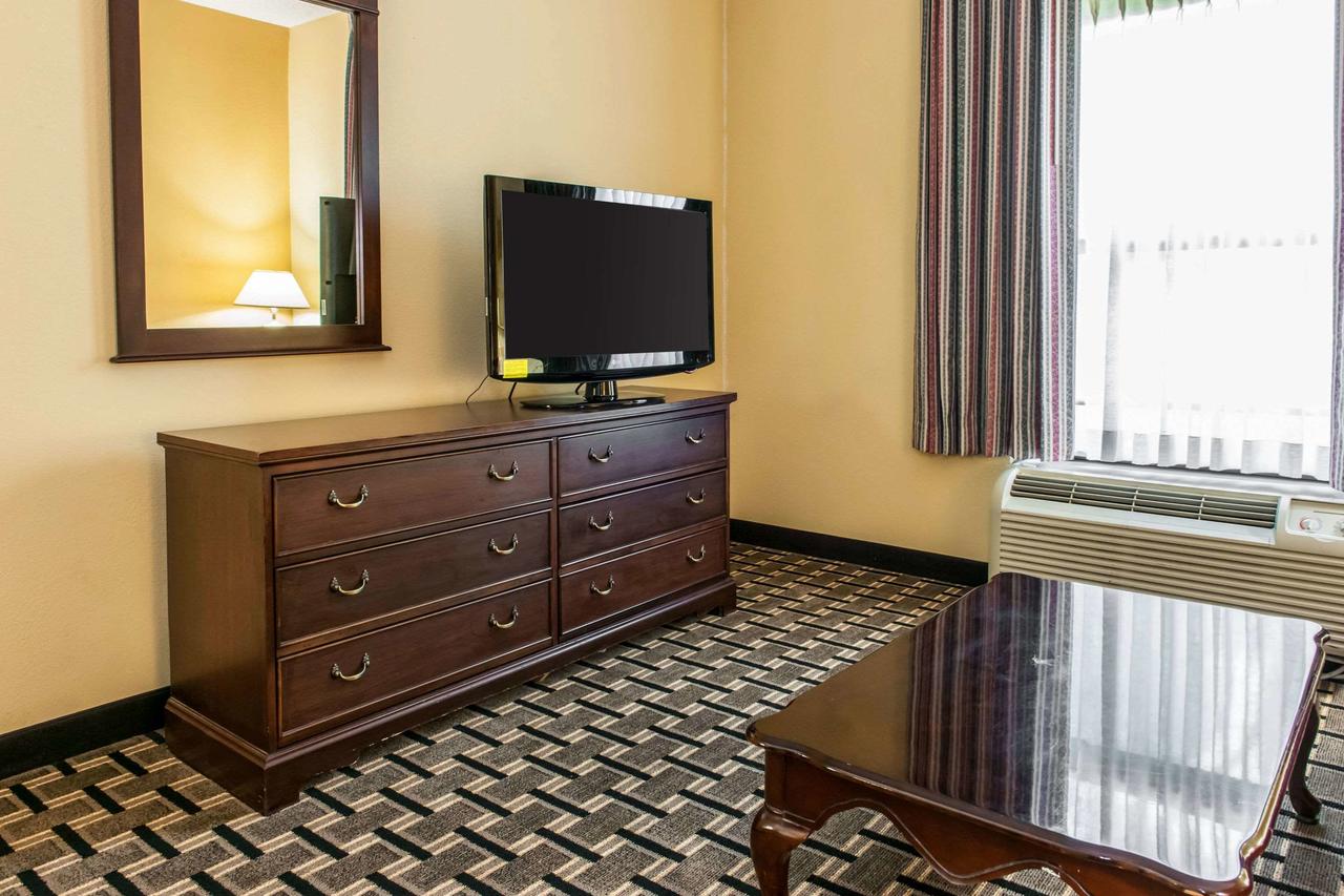 Clarion Inn & Suites Northwest - thumb 27