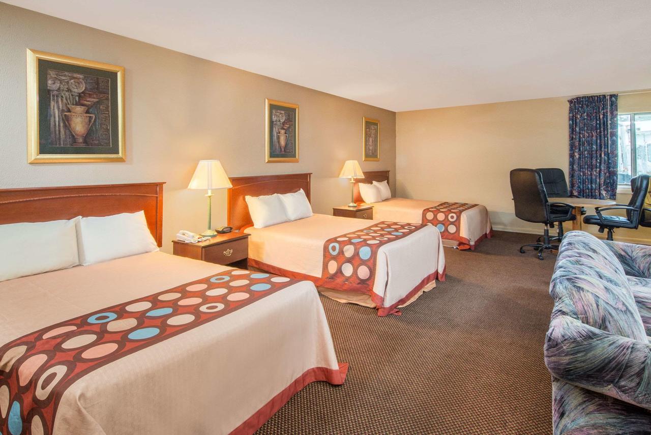 Super 8 By Wyndham Centerville-Richmond - thumb 2