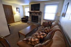 I Br Condo At Notre Dame (4 Beds) D3