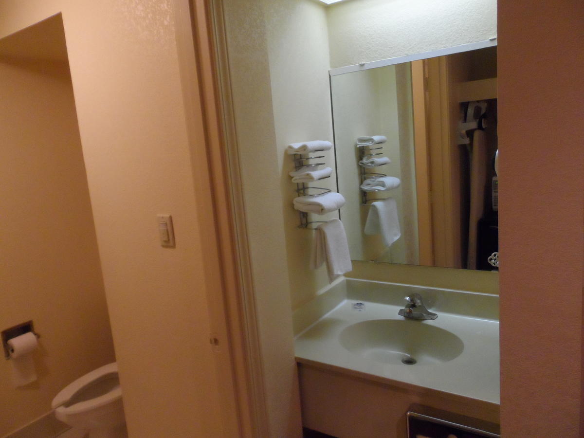 Americas Best Value Inn Evansville East - thumb 14