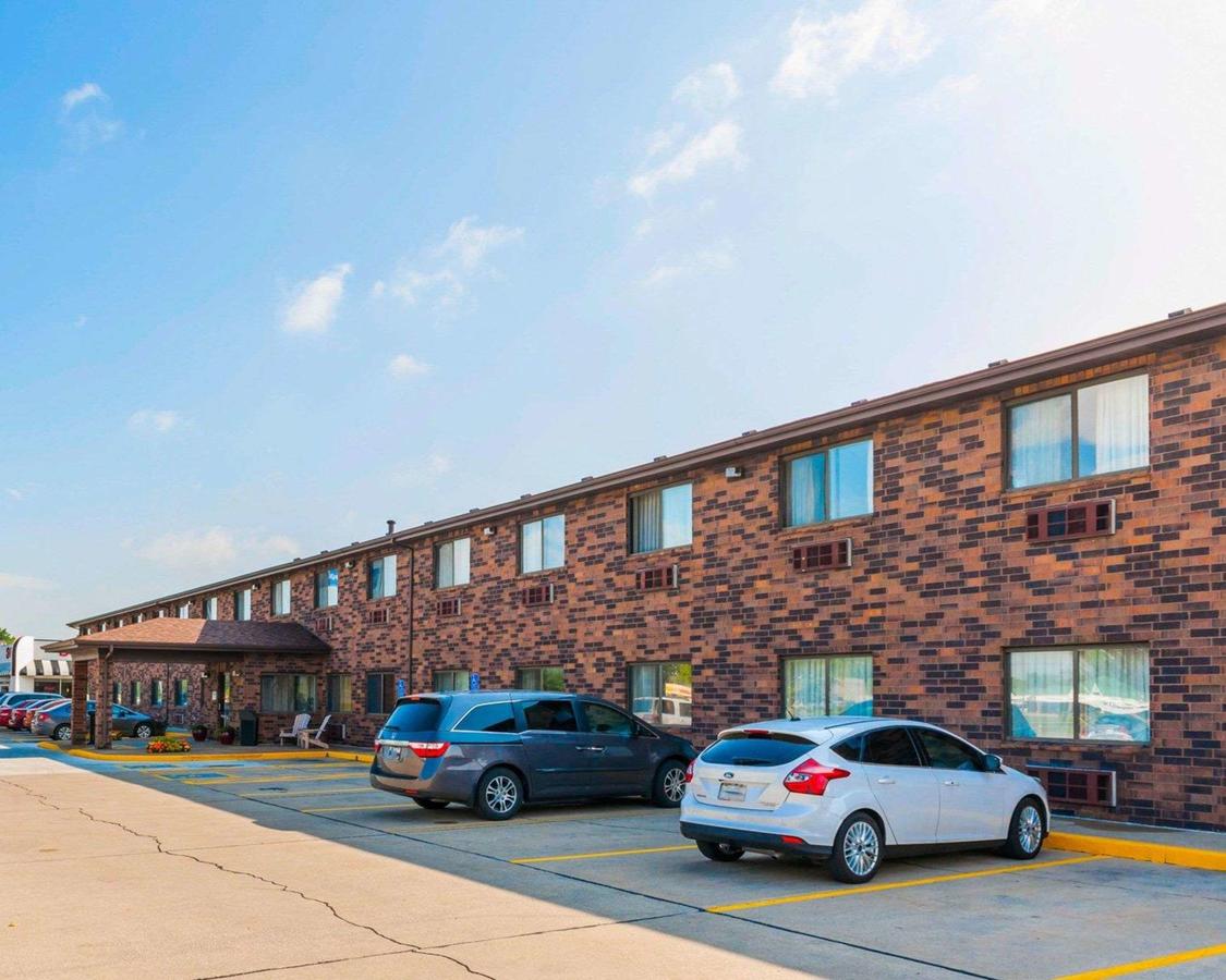 Comfort Inn Near Kokomo Speedway - thumb 11