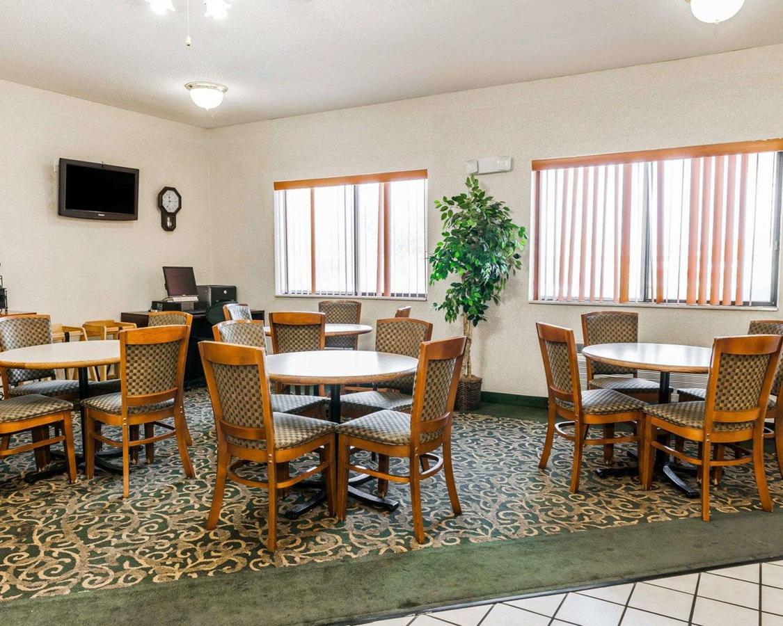 Comfort Inn Near Kokomo Speedway - thumb 24