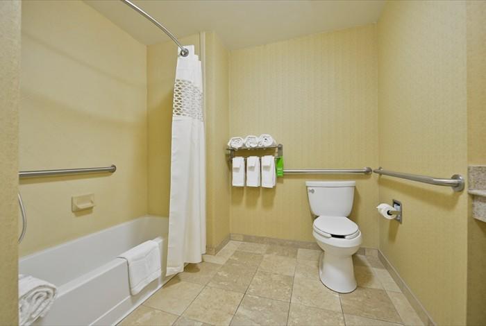 Hampton Inn & Suites Richmond - thumb 43