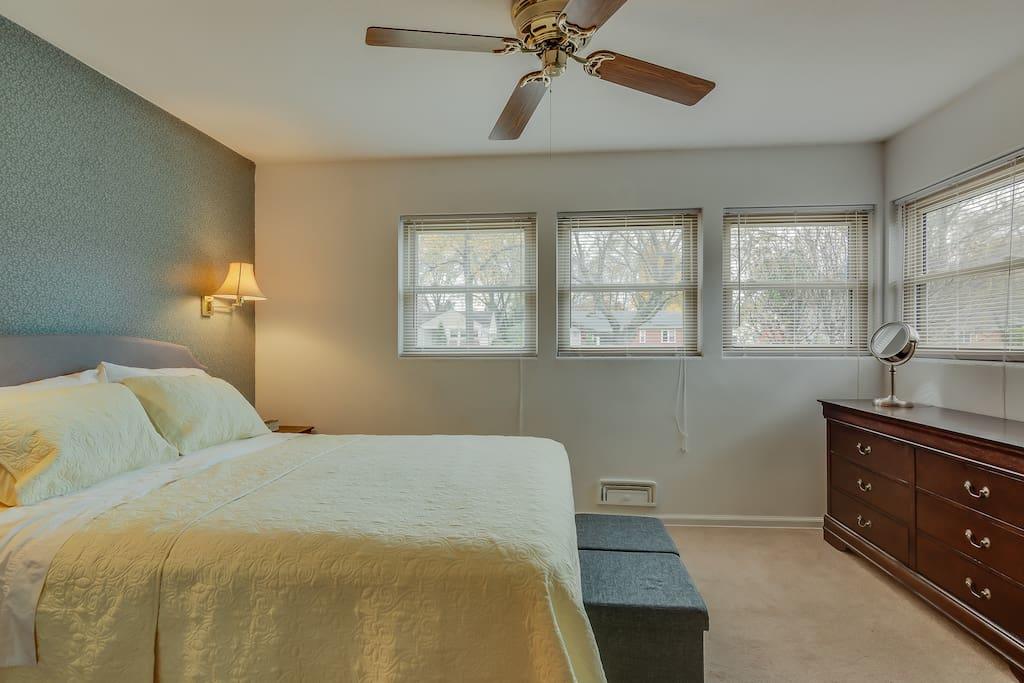 Cute And Comfortable Notre Dame Home(1631) - thumb 17