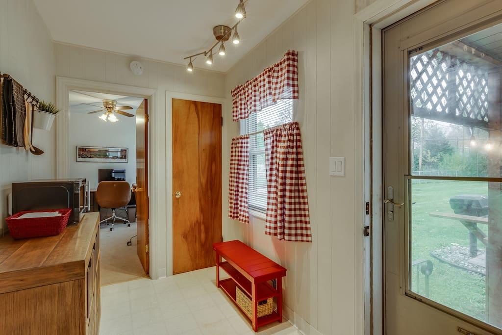 Cute And Comfortable Notre Dame Home(1631) - thumb 14